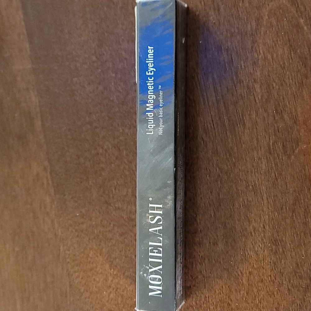 Moxielash liquid magnetic eyeliner